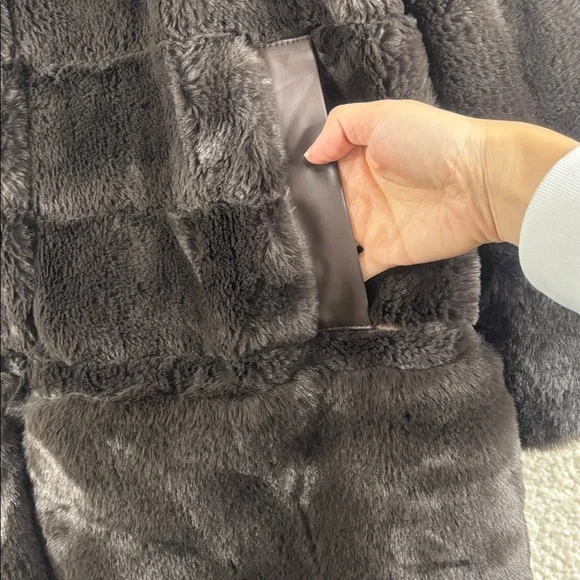 NWOT Nina Leonard Womens Espresso Horizontal Stripe Faux Fur Teddy Jacket Size M - Picture 8 of 15